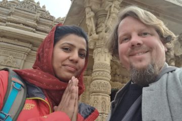 Reiseleiterin Kavita