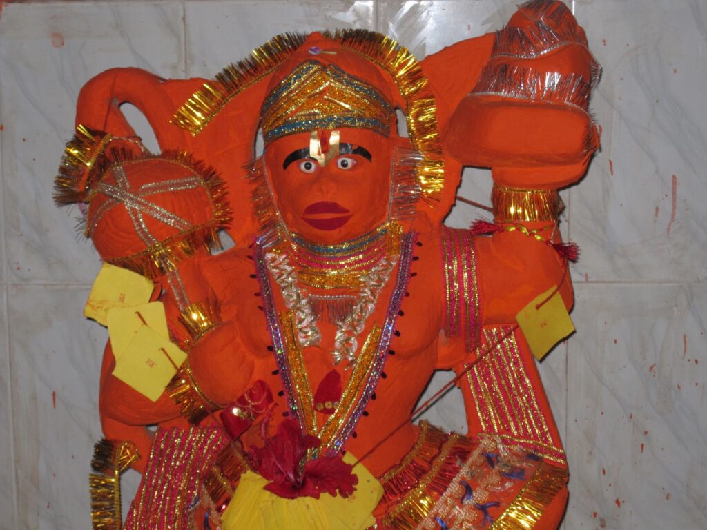 Roter Hanuman in Rishikesh